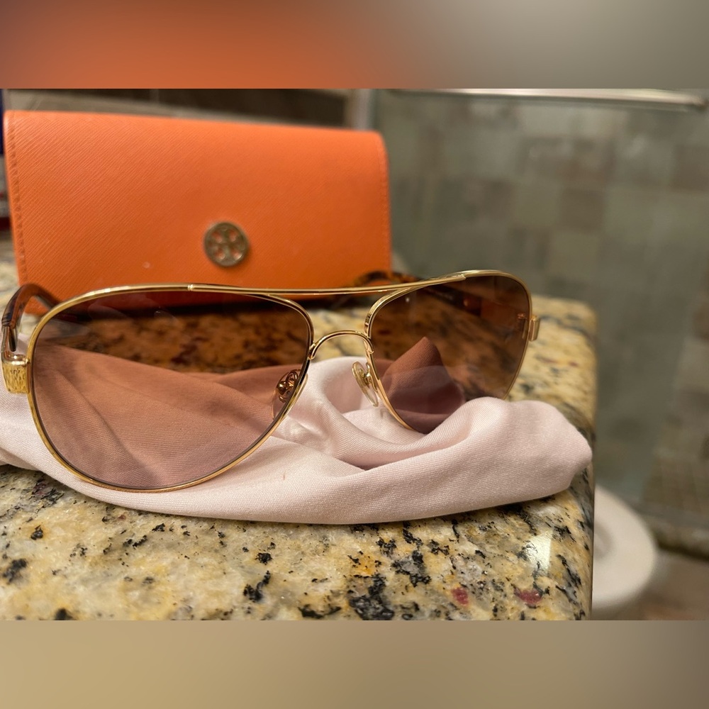 Gold Aviator Sunglasses
